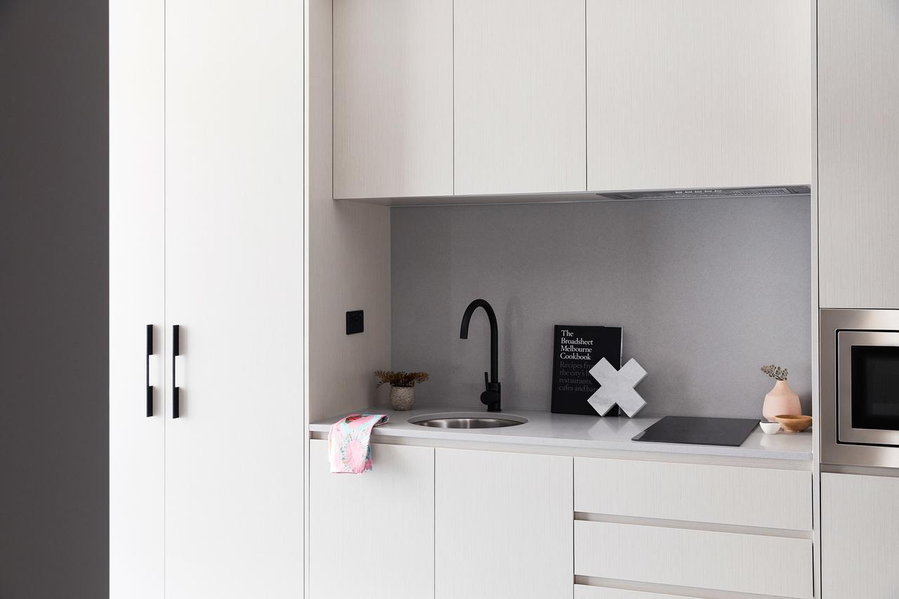 Art Series - The Chen Box Hill Exterior photo A kitchen with a built-in sink