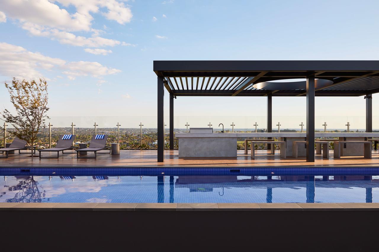 Art Series - The Chen Box Hill Exterior photo Rooftop pool